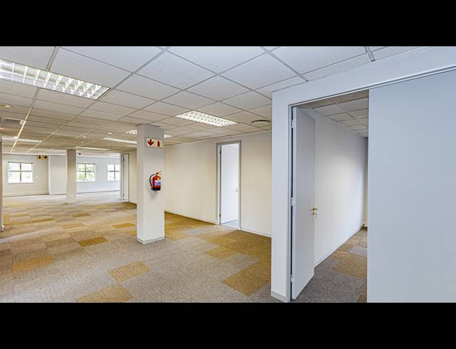 316M² OFFICE TO LET IN FERNDALE